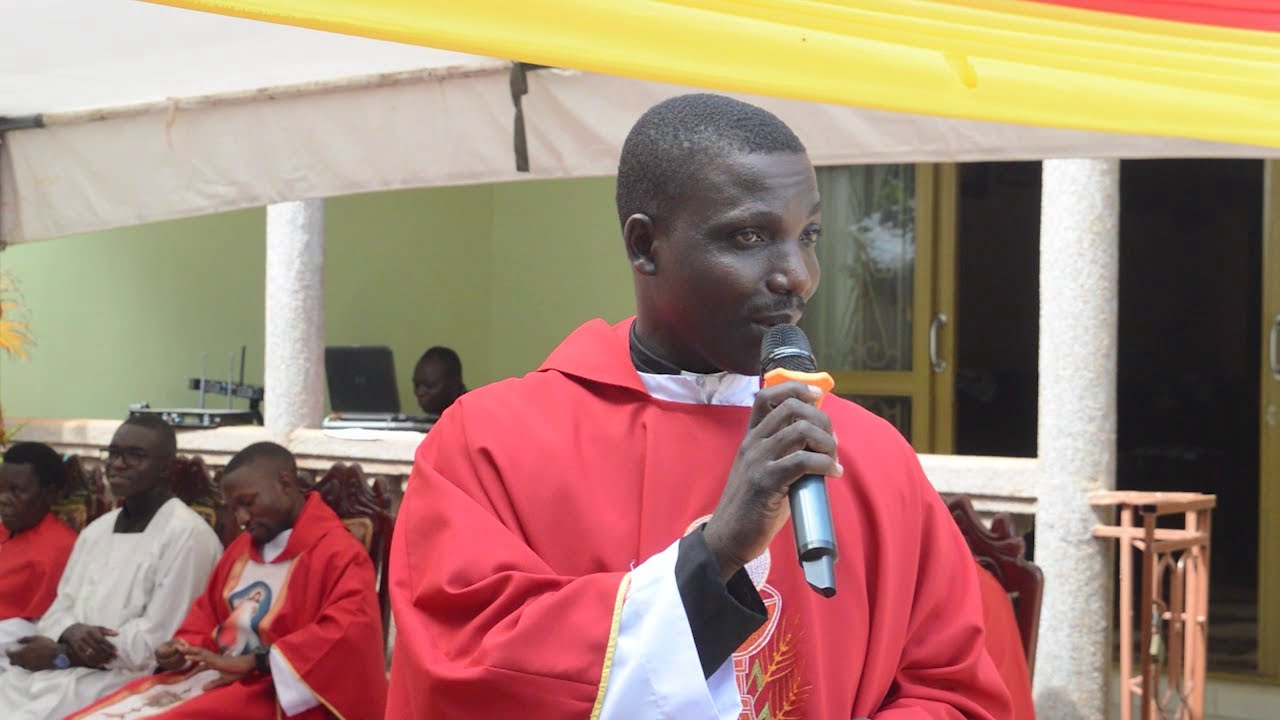 Agabuutikidde Fr  Deogratias Kiibi agugumbudde abafumbo abasussizza obwenzi