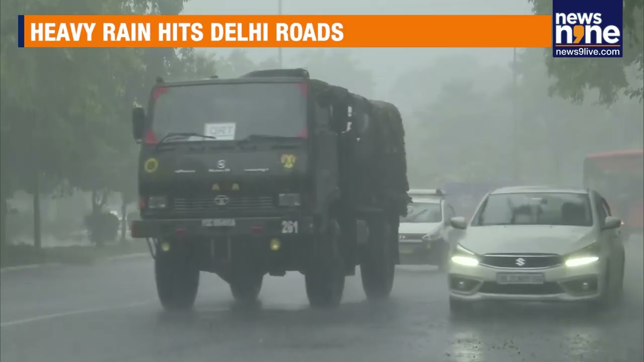 Delhi Rain Lashes Capital | Waterlogging Reported On Ferozshah Road | News9