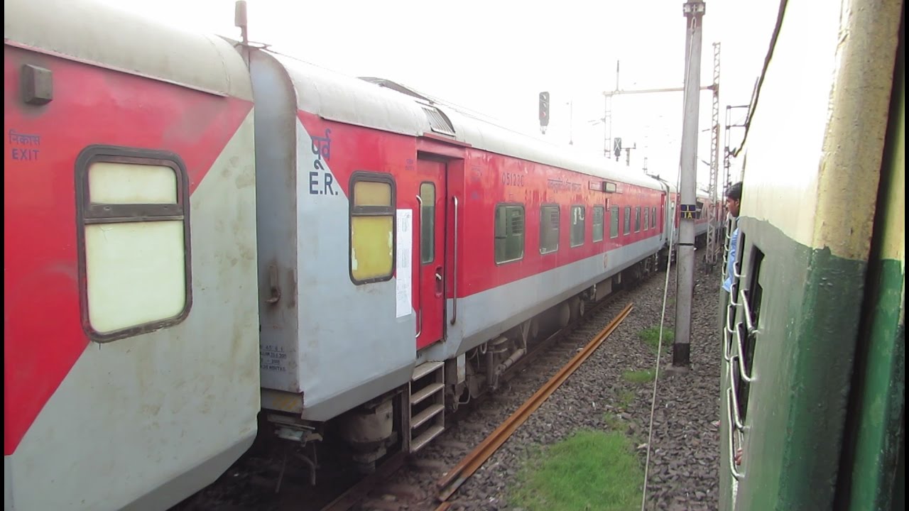 Parallel Action || HOWRAH Rajdhani races with Bandel EMU..ER King knocks us down at Bally