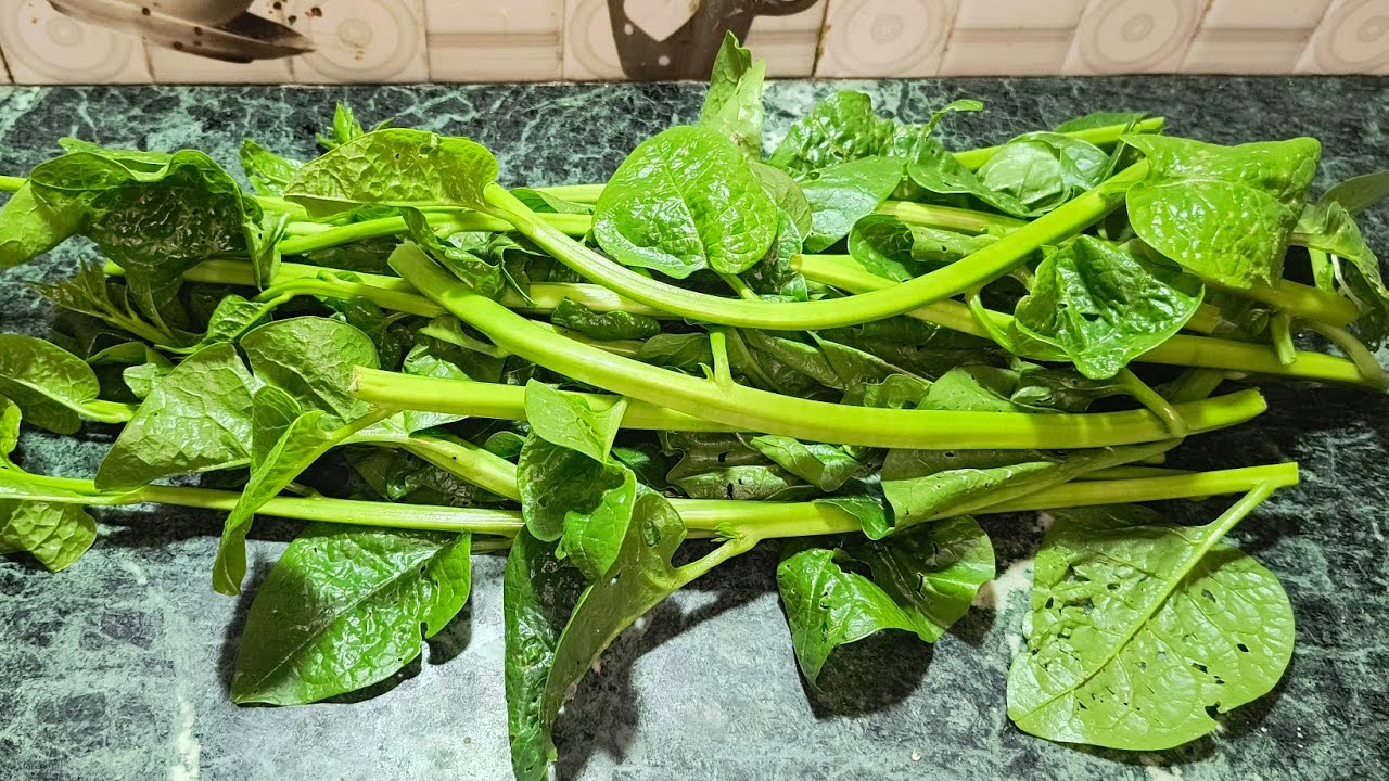 खून  बढ़ाने  वाले  मशीन  भरपुर  मात्रा  में आयरन  मिलता है / Pue Saag Ki Recipe