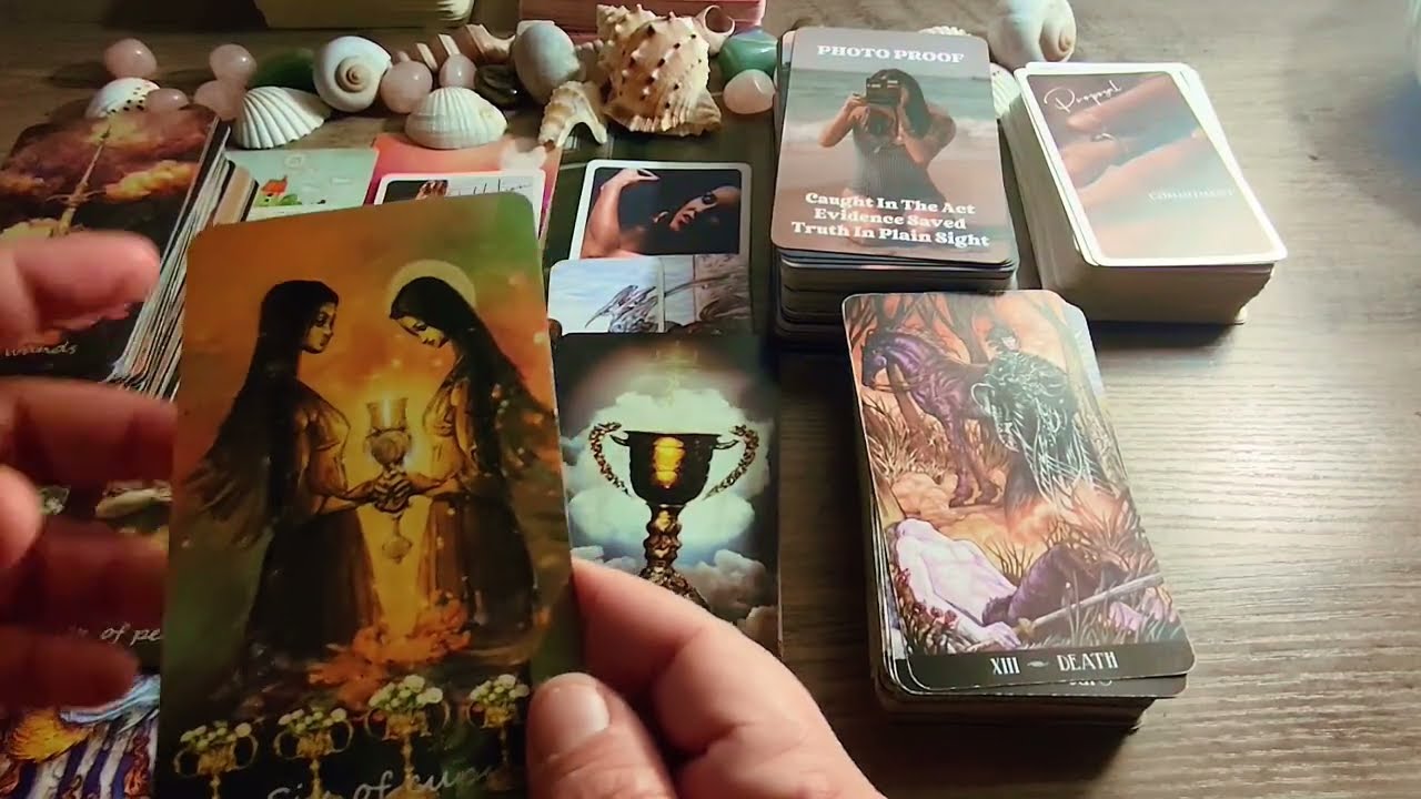 🔮💭IL SUO SILENZIO HA UN SIGNIFICATO PRECISO... ASCOLTA BENE💔✨ #tarot 