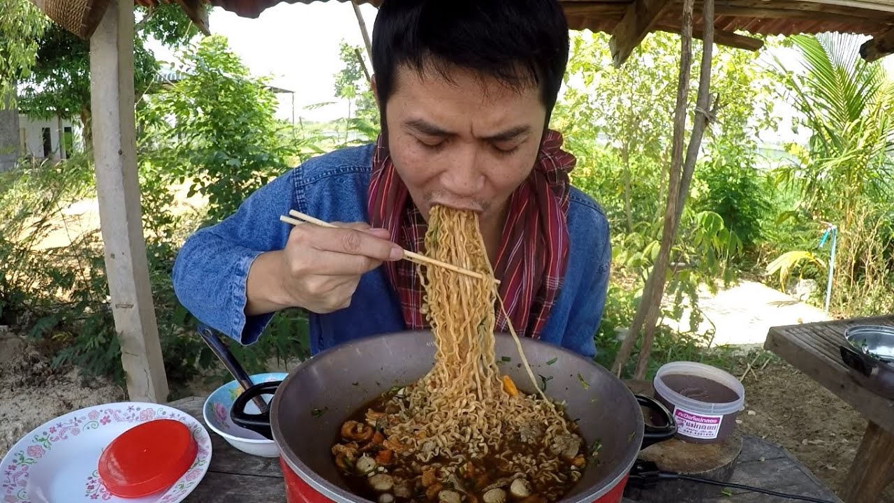 ต้มมาม่า รสก๋วยเตี๋ยวเรือน้ําตก