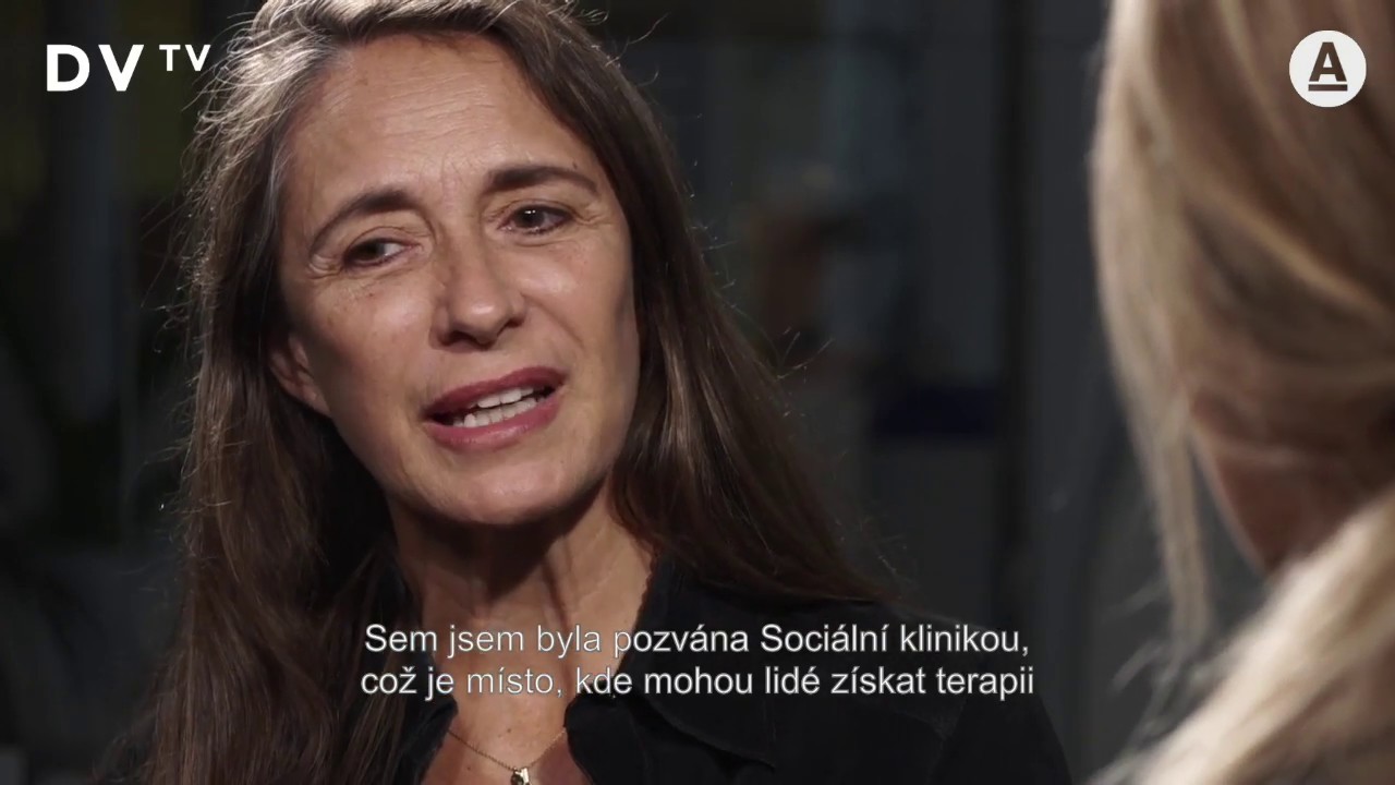 Matka ji prodala pedofilům: Znásilnily mě stovky mužů, hlavou sítě byl ministr Belgie