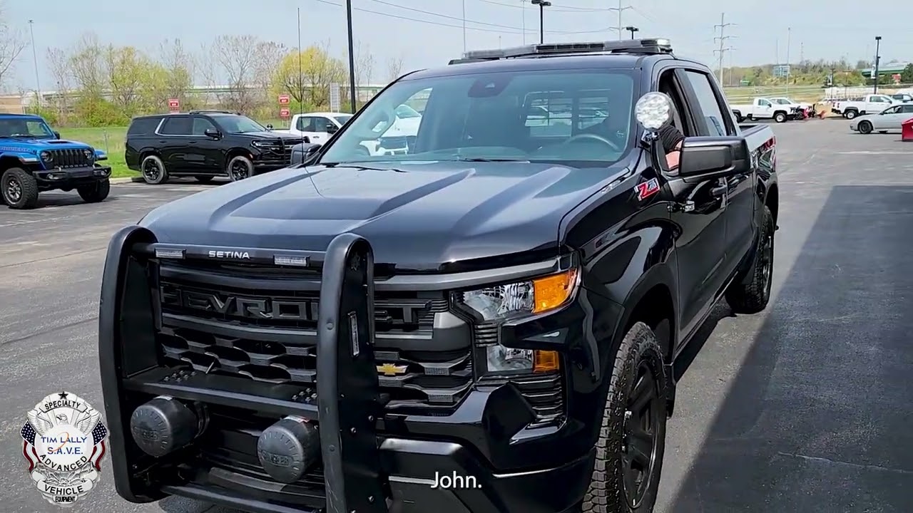 Полицейский автомобиль для погони Chevrolet Silverado Z71 PPV 2023 года выпуска с громкими сирена...