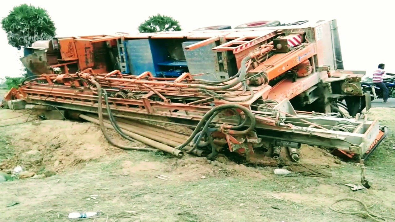 Borewell drilling accident. we regularly upload tractor videos and the borewell drilling machine