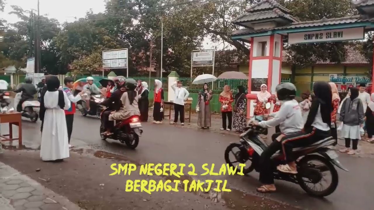 Ramadhan Berkah - Berbagi Takjil SMP NEGERI 2 SLAWI