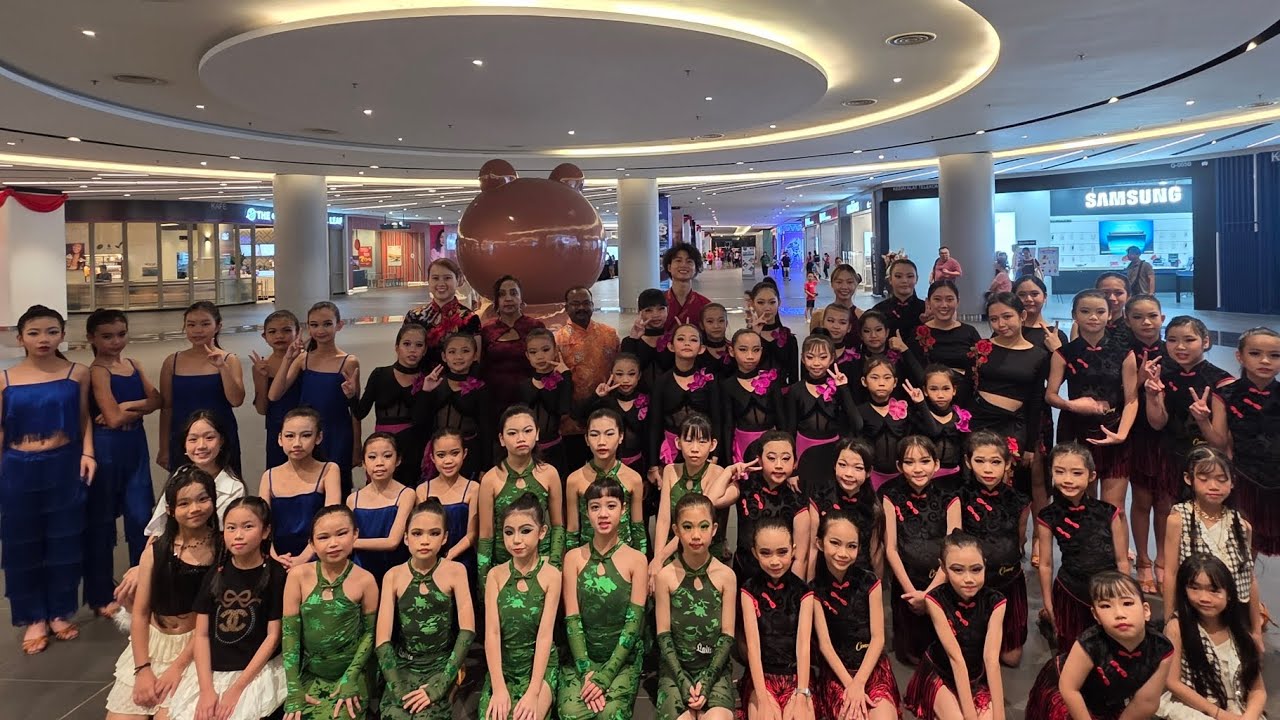 《NXDE》＆《小妹祝你新年发大财》＆《一起浪新年》＆《Horseh》