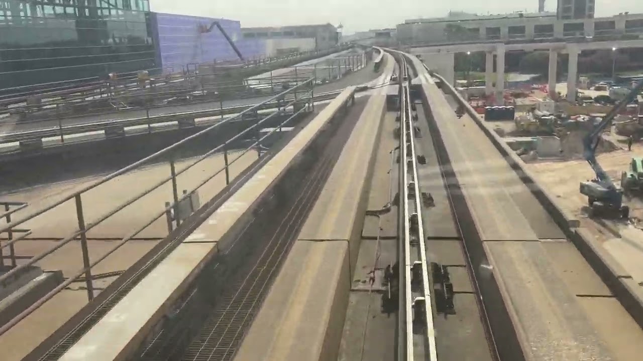 Houston Busch Intercontinental Airport Skyway Full Ride from Terminal A to Terminal D/E