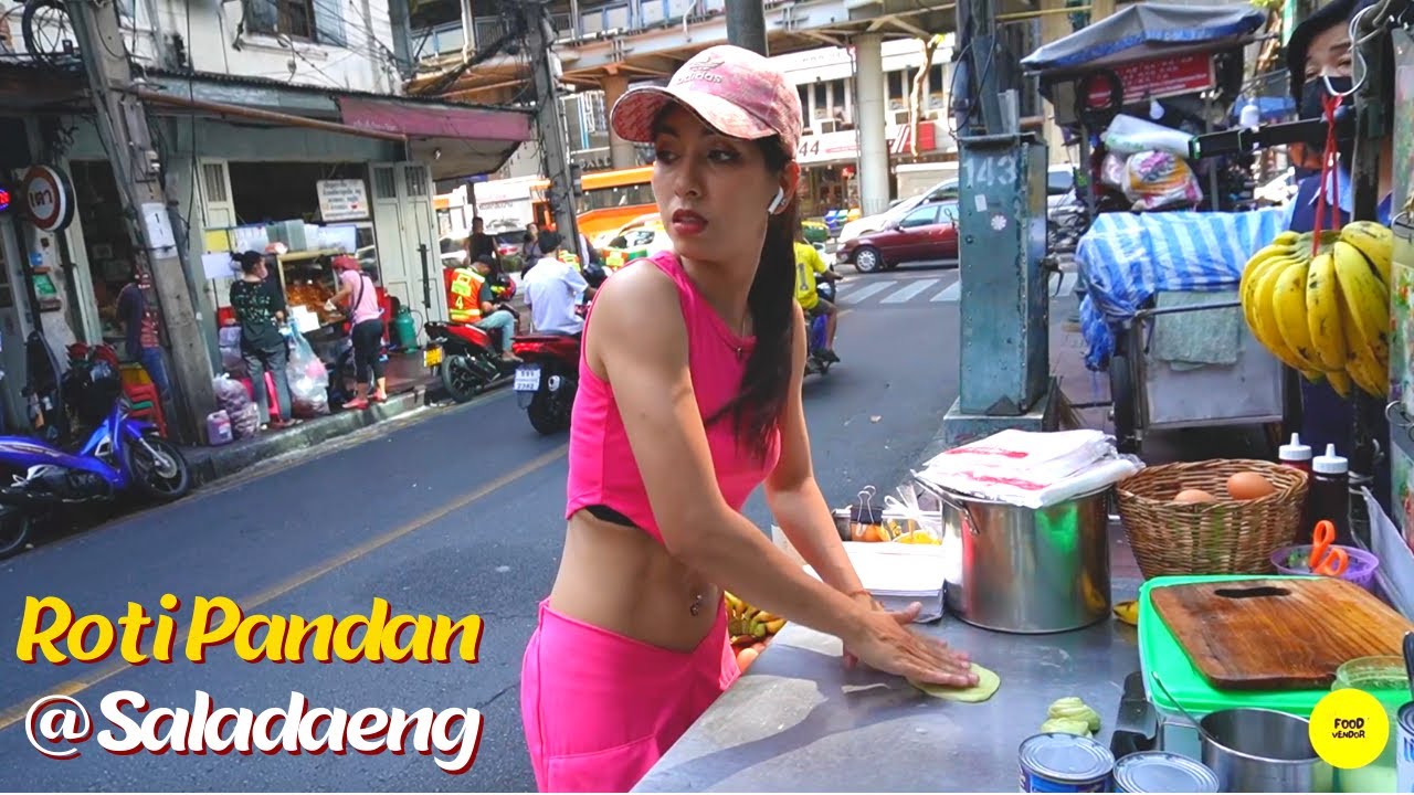 Thailand Roti Lady, The Hottest Roti Vendor in The Online World | Roti Pandan - Thai Street Vendor