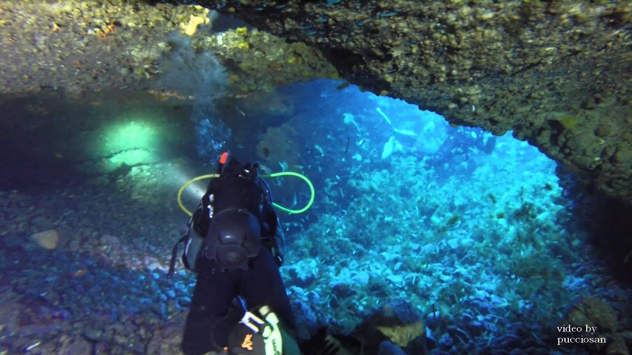 Le grotte di Ustica