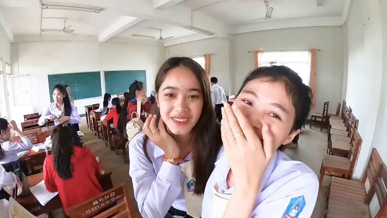 ครั้งแลกของนางน้อยถ่ายคลิปเองจะเป็นไง เปิดเทอมวันแรกຄັ້ງແລກນາງນ້ອຍຖ່າຍເອງກັບການໃປຮຽນມື້ແລກ