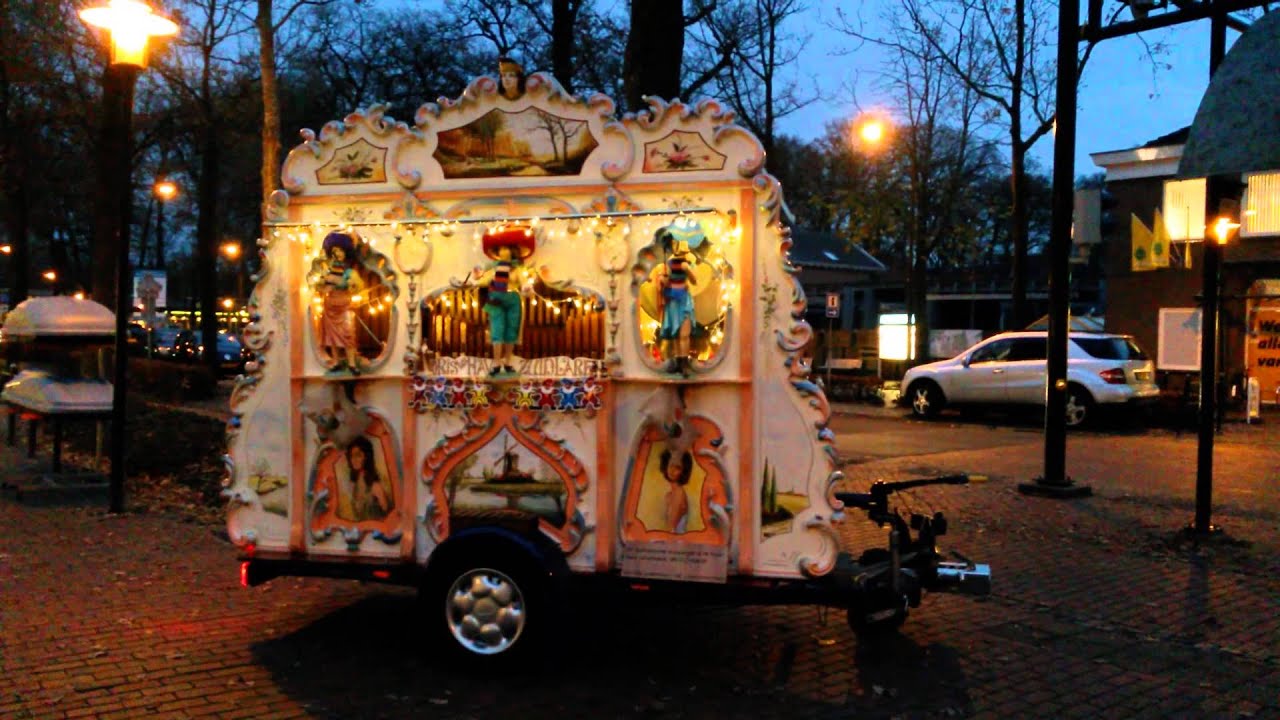 Draaiorgel speelt gezellige sinterklaasliedjes
