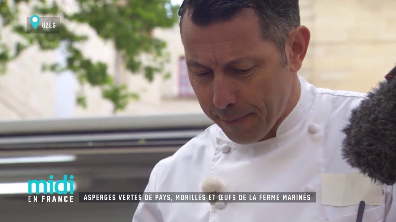 Asperges vertes de pays, morilles et oeufs de la ferme marinés