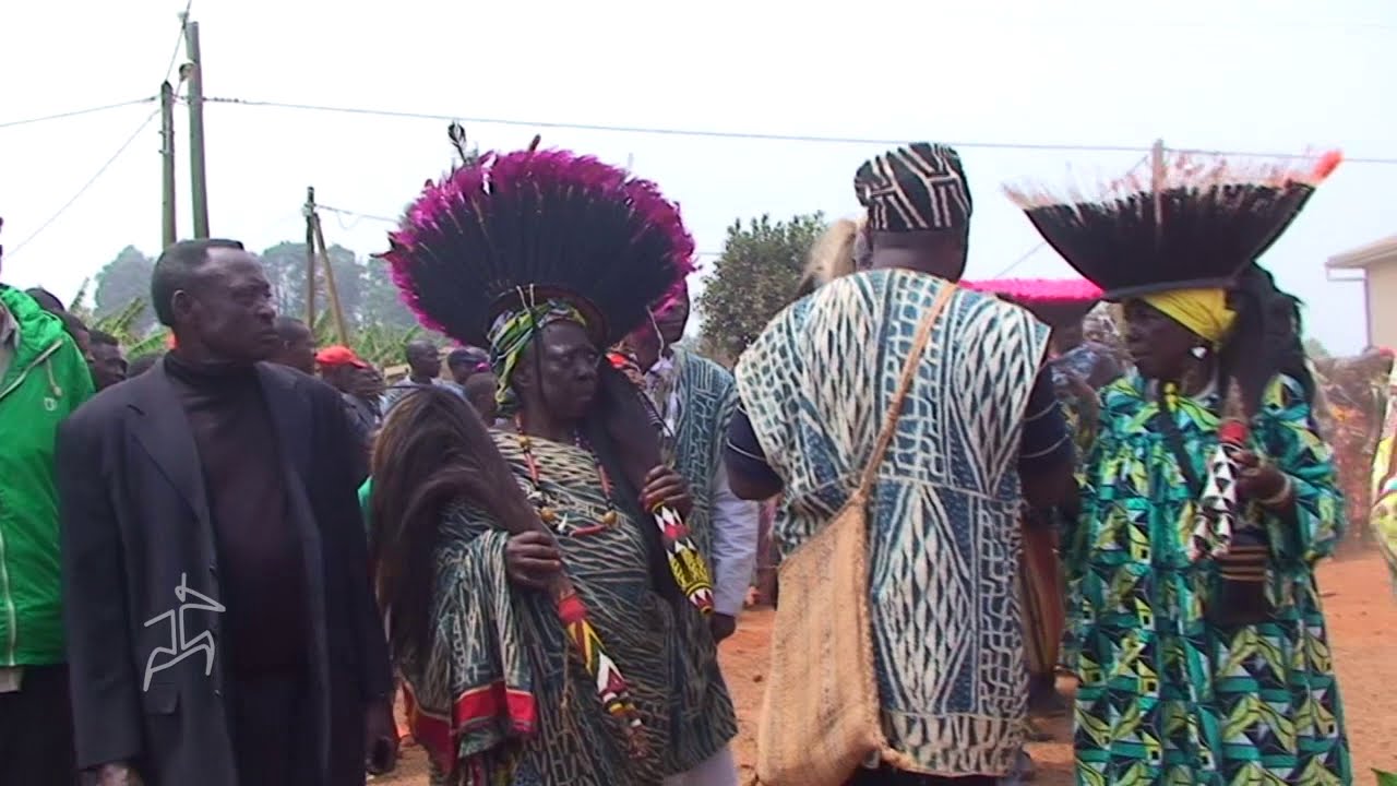 Danse Traditionnelle de Bangou à l'ouest du Cameroun - Tour du Deuil, Par Alix Aubain Tcho