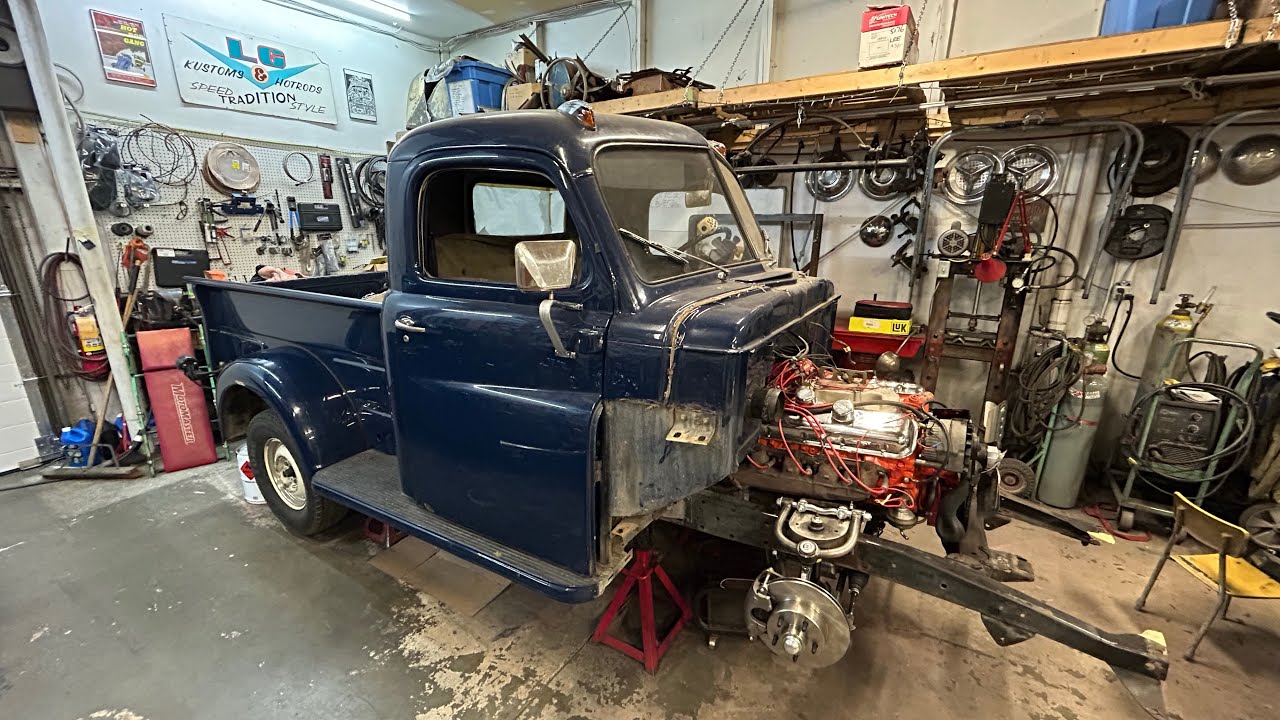 Установка 4-скоростного двигателя Big Block на Fargo 1950 года. Сборка 50 Fargo, часть 3