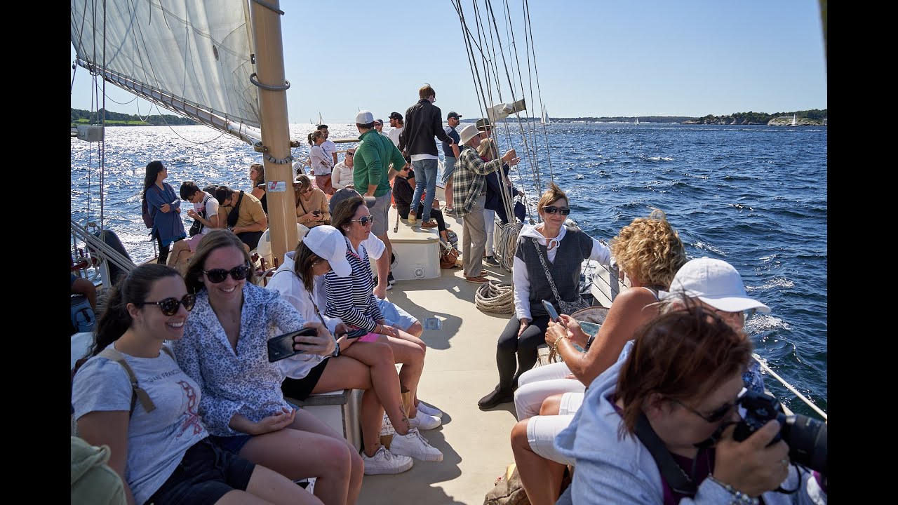 Sailing on the Aquidneck