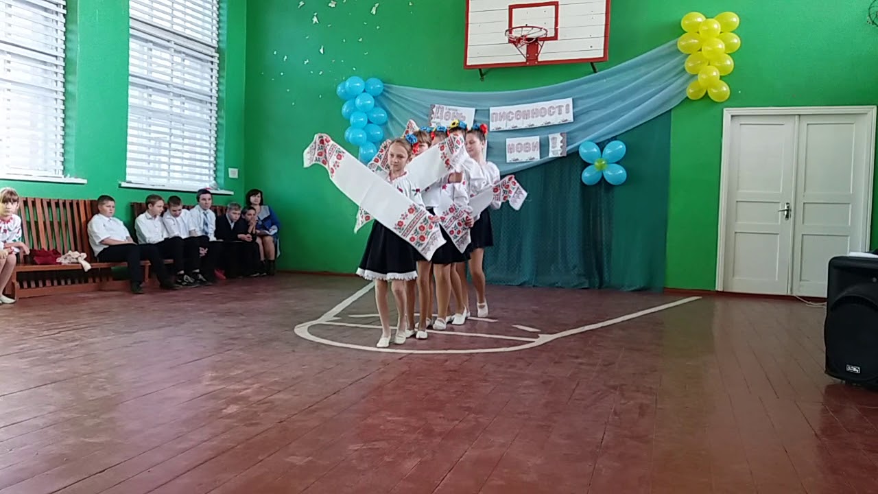 Танець з рушниками до дня української мови