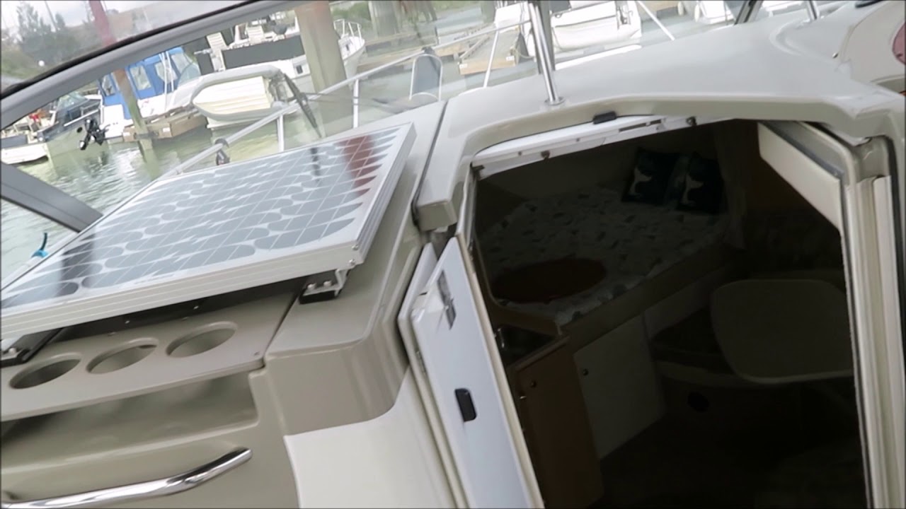 3055 Bayliner 2000 Walk through