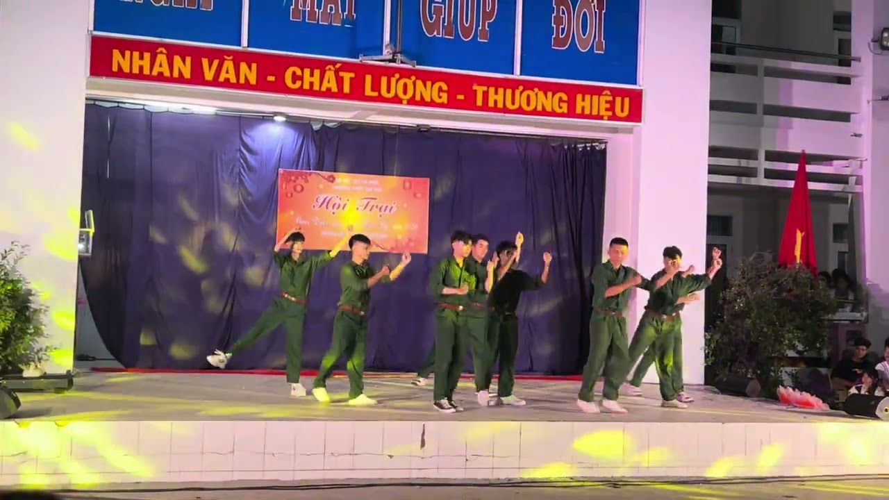 Mashup Bác đang cùng chúng cháu hành quân – Chào mừng Đảng Cộng sản Việt Nam - Tốp múa Lớp 11C3 2026