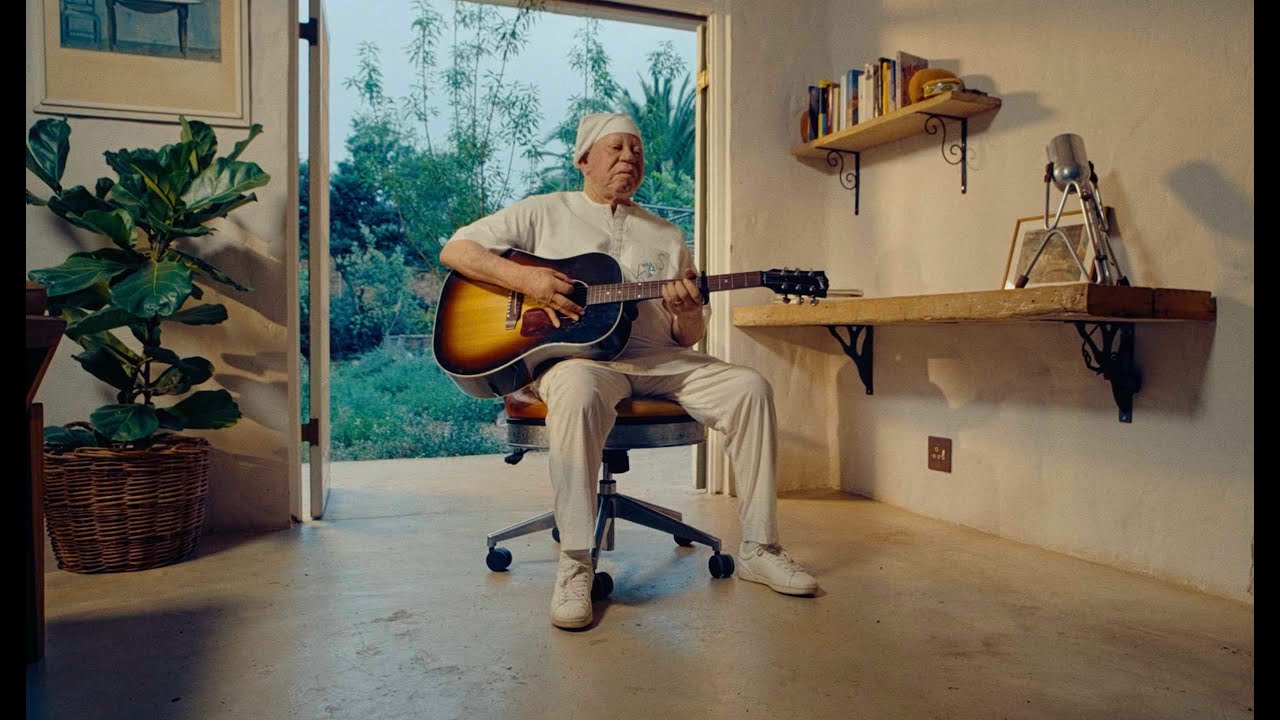 Salif Keita - Awa (Visualizer)