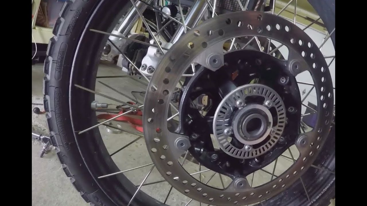 F850GS Front Wheel Installation