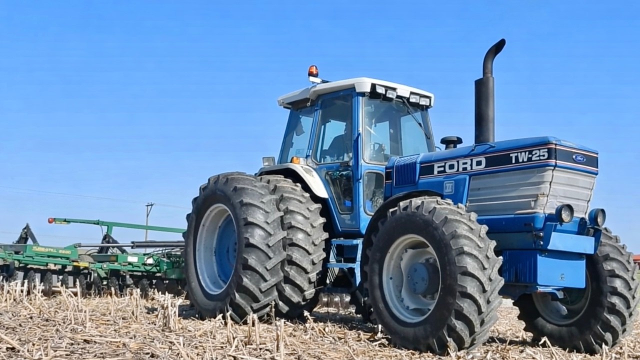 FORD TW-25 Force II Tractor