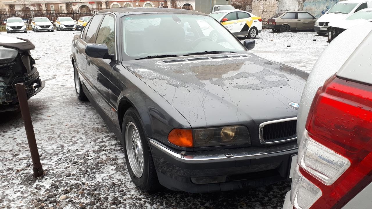 BMW E38 740i. Обшивки дверей. Door trims.