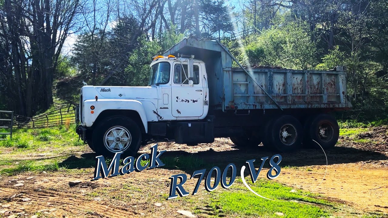1974 Mack R700 V8 (This Dog has a Bark!!)