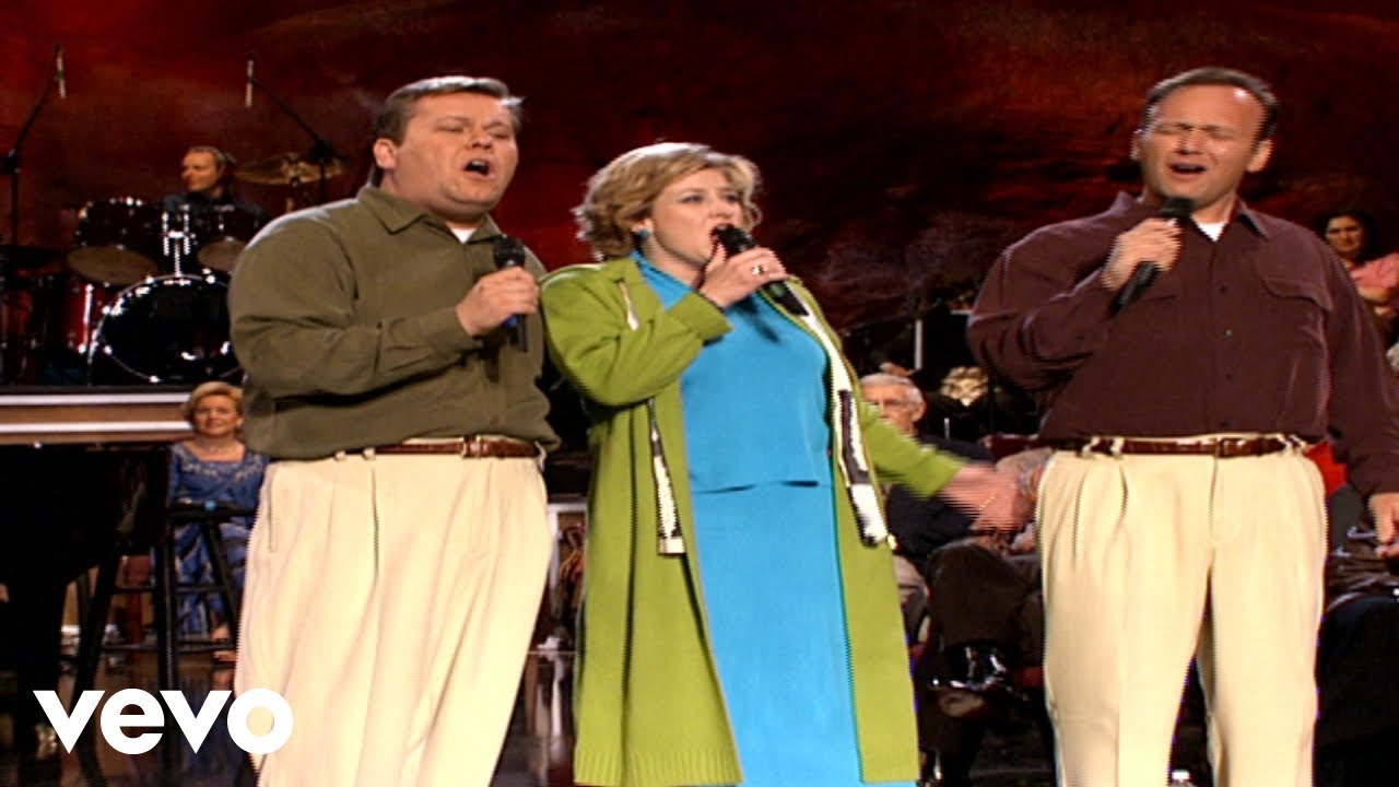 Bill & Gloria Gaither - One More Mountain [Live] ft. The Greenes