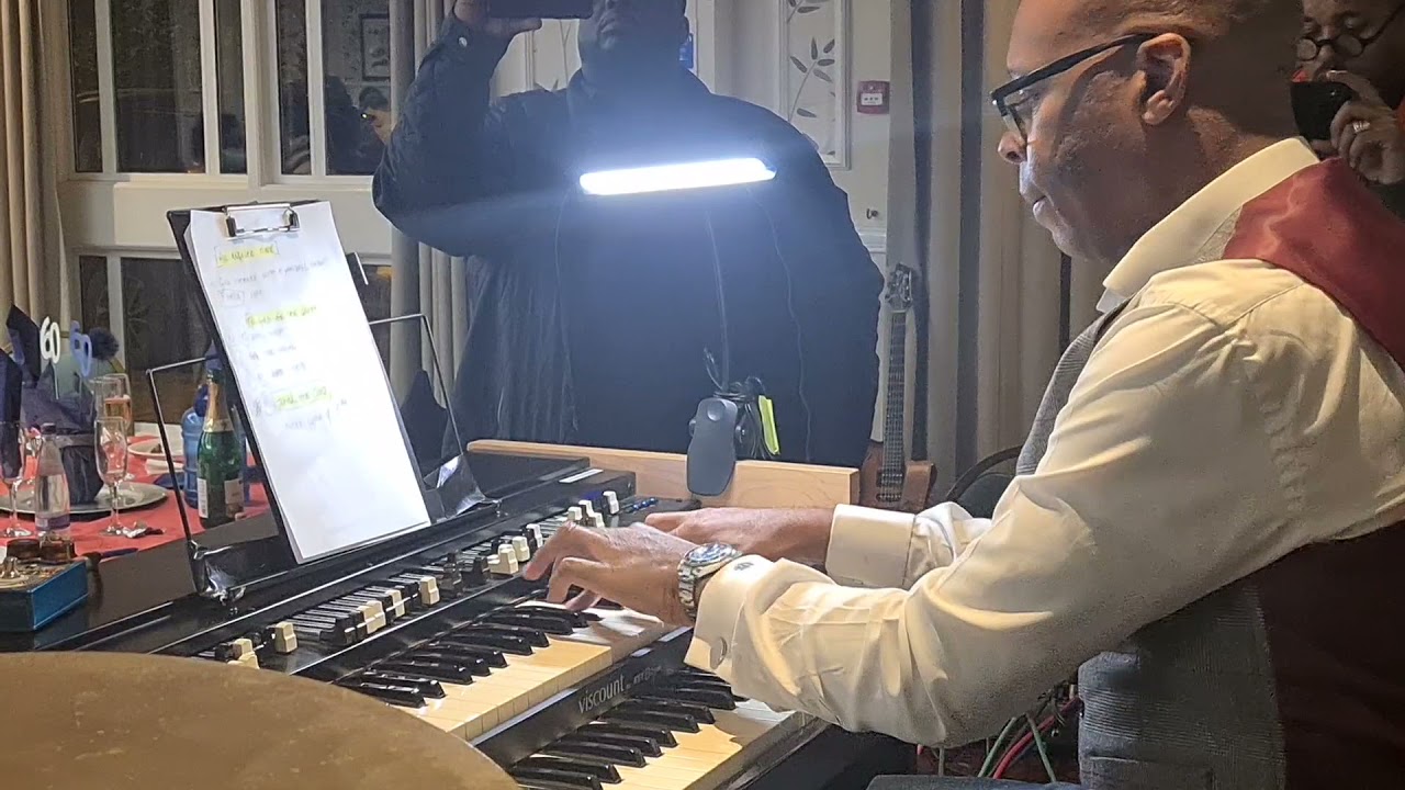 GIVE THANKS  (Medley)  Norman Clarke