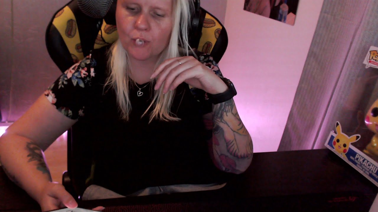 ASMR - 10 min - Gum chewing/bubble gum  *NO TALKING*
