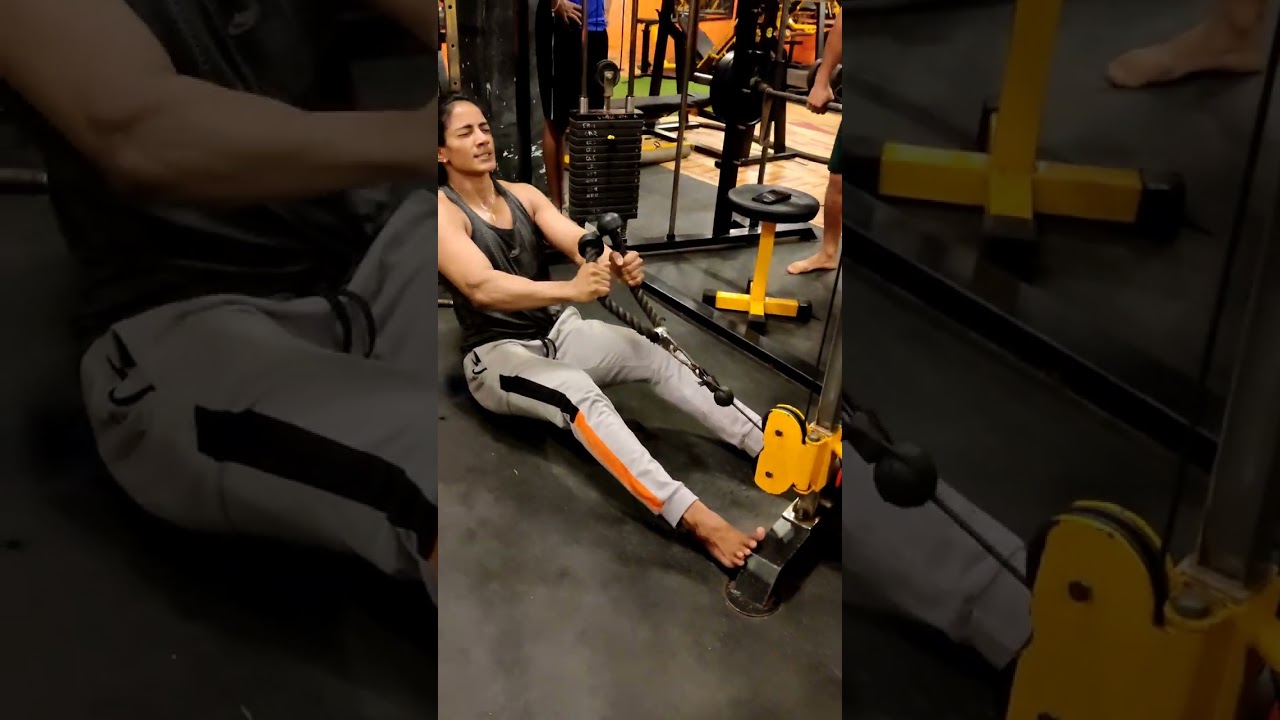 black widow arathy krishna biceps work out