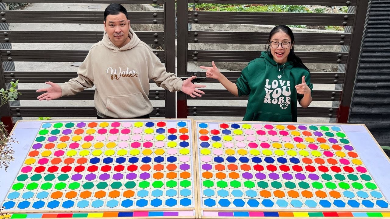 Smart color spin game board showdown