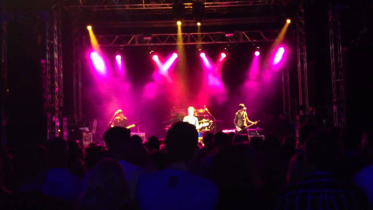Flesh for Lulu - I Go Crazy (Live in Leeds 2013)