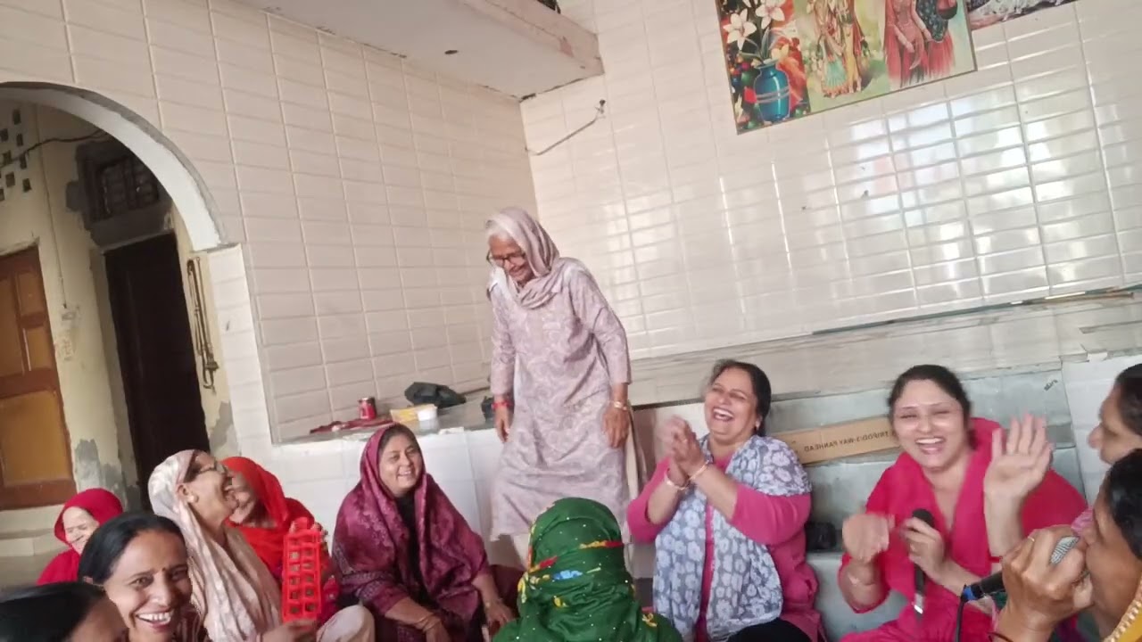 धीरे धीरे मार कान्हा पिचकारी,दामण मेरा बीज गया हरा गुलाबी लाल हुआ 🚩🙏🙏🙏🙏🌹🚩