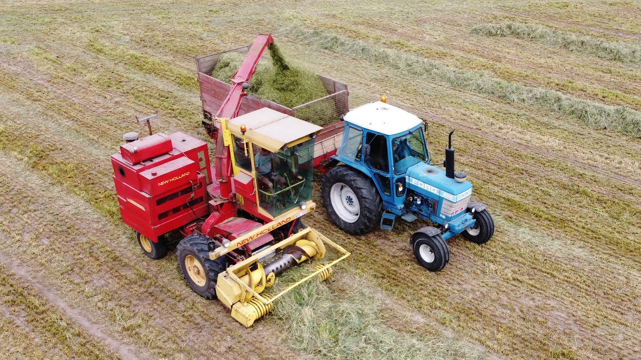 New Holland 1895 + Ford 6710 & 8340 - gras hakselen