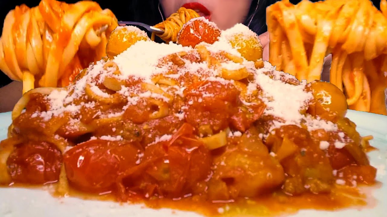 EATING | Паста в томатном соусе с большим количеством пармезана и черри. | ASMR | MUKBANG
