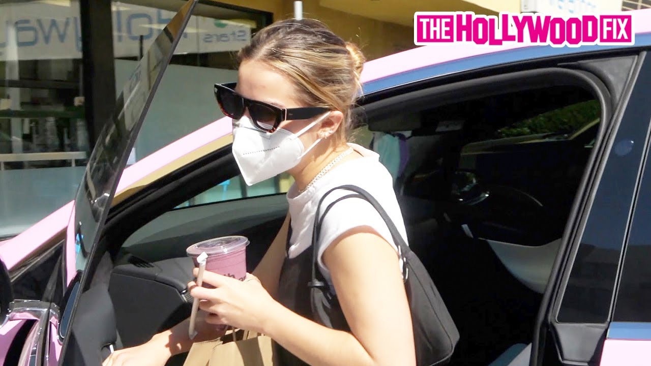 Addison Rae Speaks On Logan Paul Dating Rumors While Grabbing A Smoothie At Earthbar 3.29.21