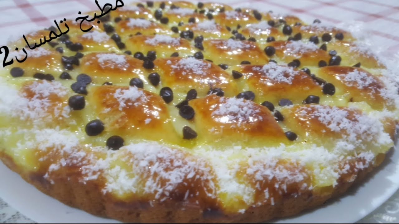 مطبخ تلمسان2: العين تاكل قبل الفم😄بريوش بالكريم باتسيير خفييف و شكله جميل جداا👌فقط بالمظرب اليدوي😉