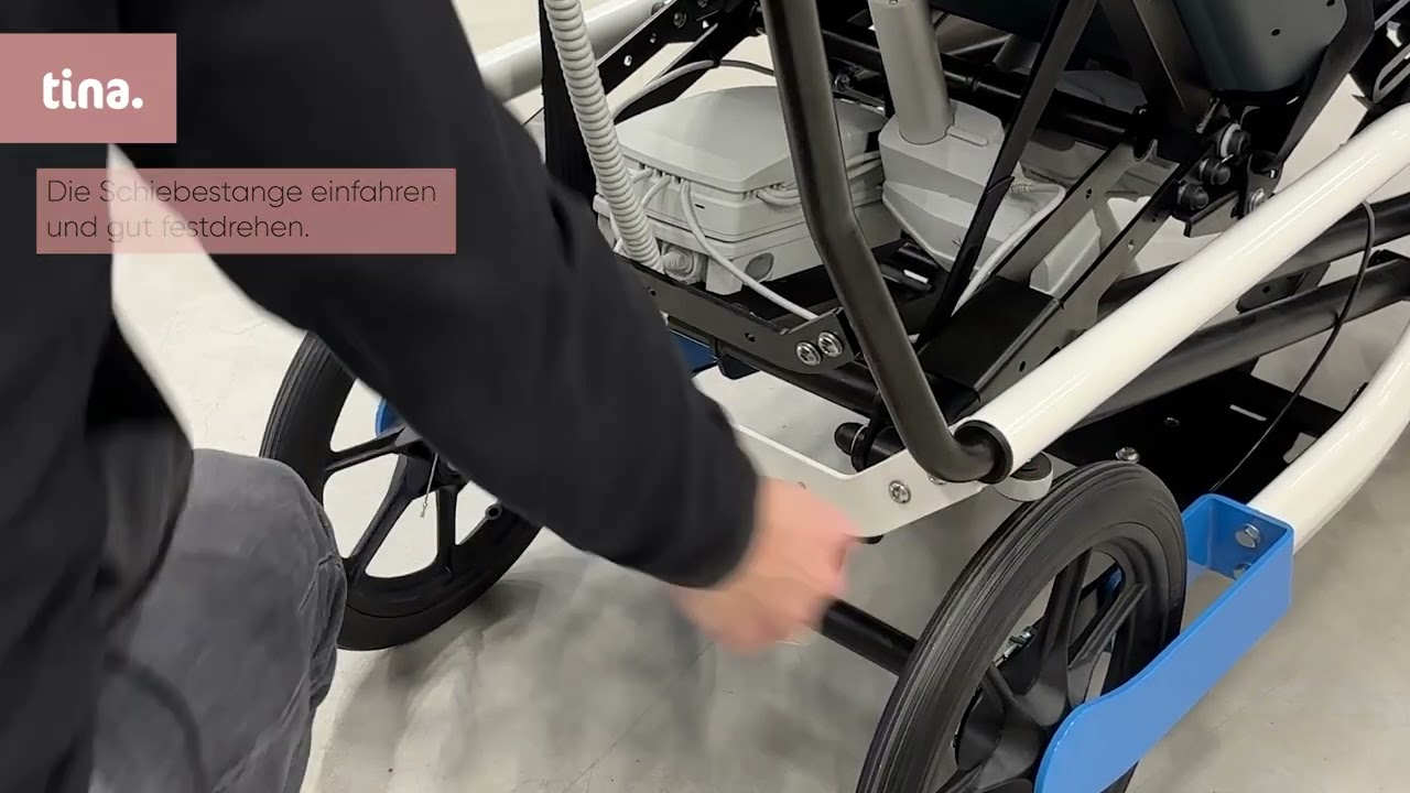 Wir zeigen: Nutzung unseres Liegeschalensystem tina. nach DIN EN 7176-19 im Auto!