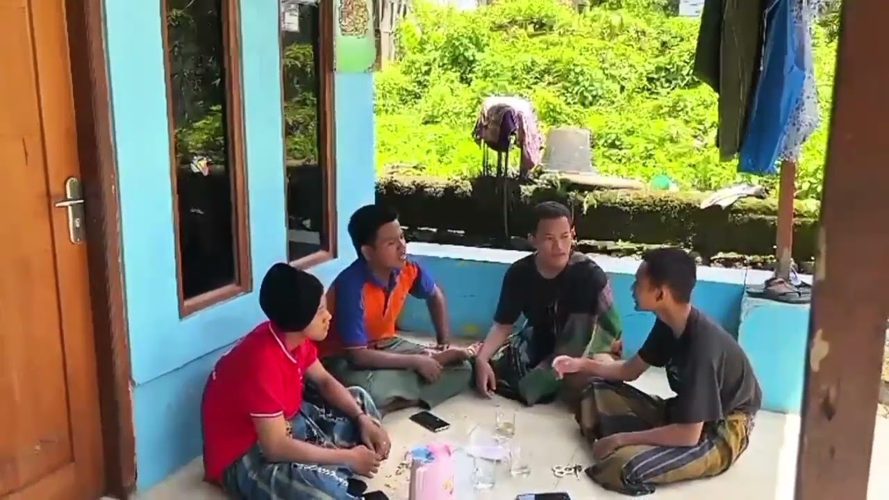 TUGAS BAHASA JAWA drama Unggah Ungguh Basa Kelas XI 