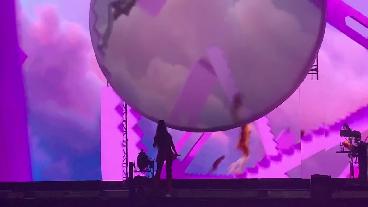 “No Tears Left to Cry” - Ariana Grande (Lollapalooza 2019)