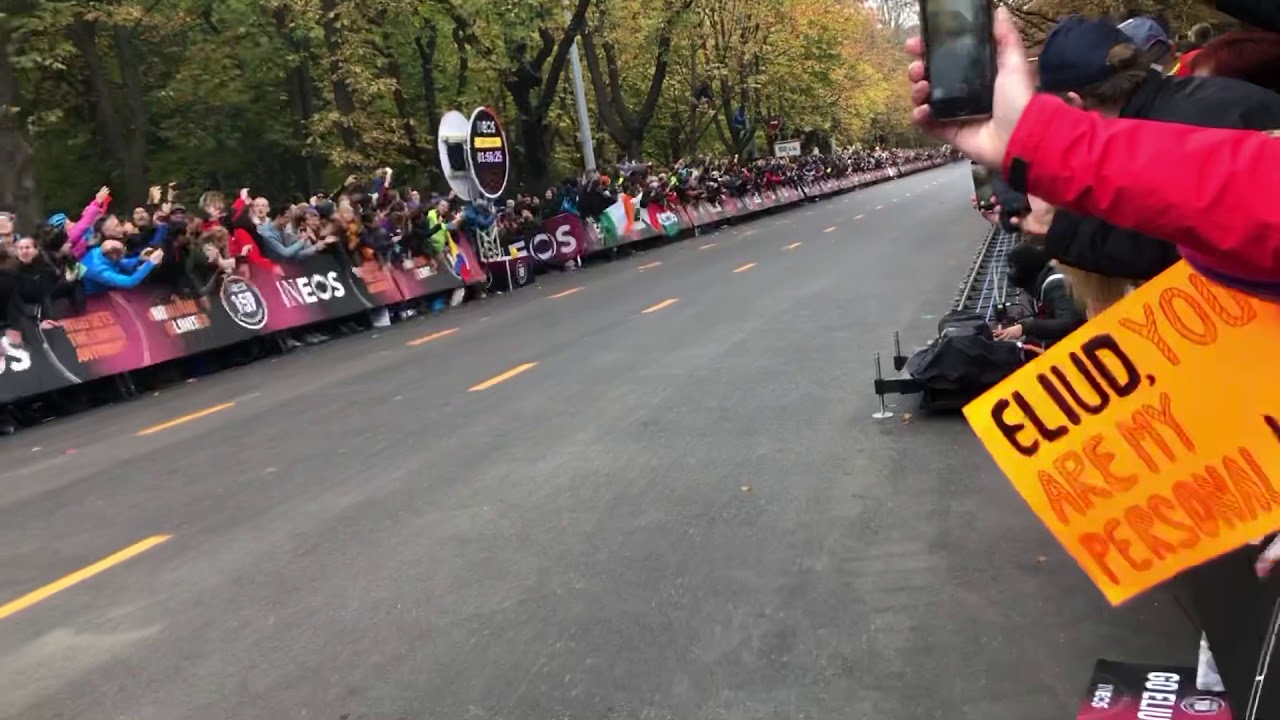 World record! Eliud Kipchoge sub 2 marathon! 1:59:40