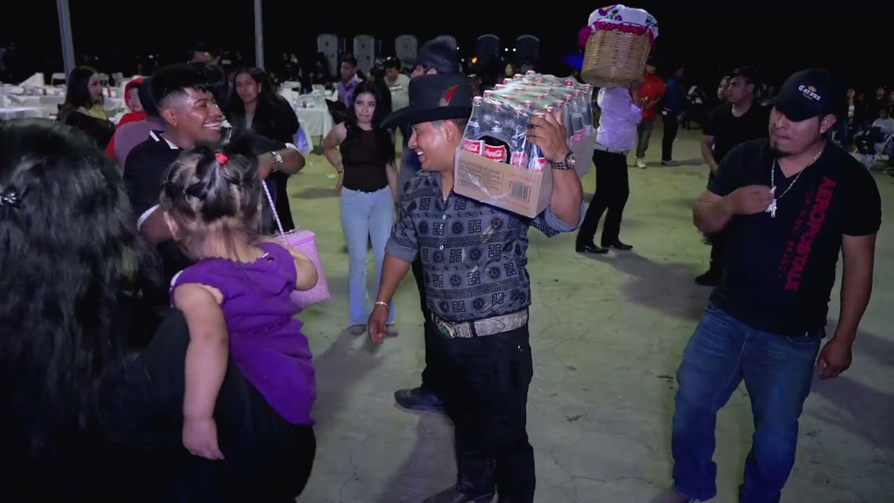 Grupo Sol De Oaxaca Con Los De San Vicente Coatlan Wasco CA.