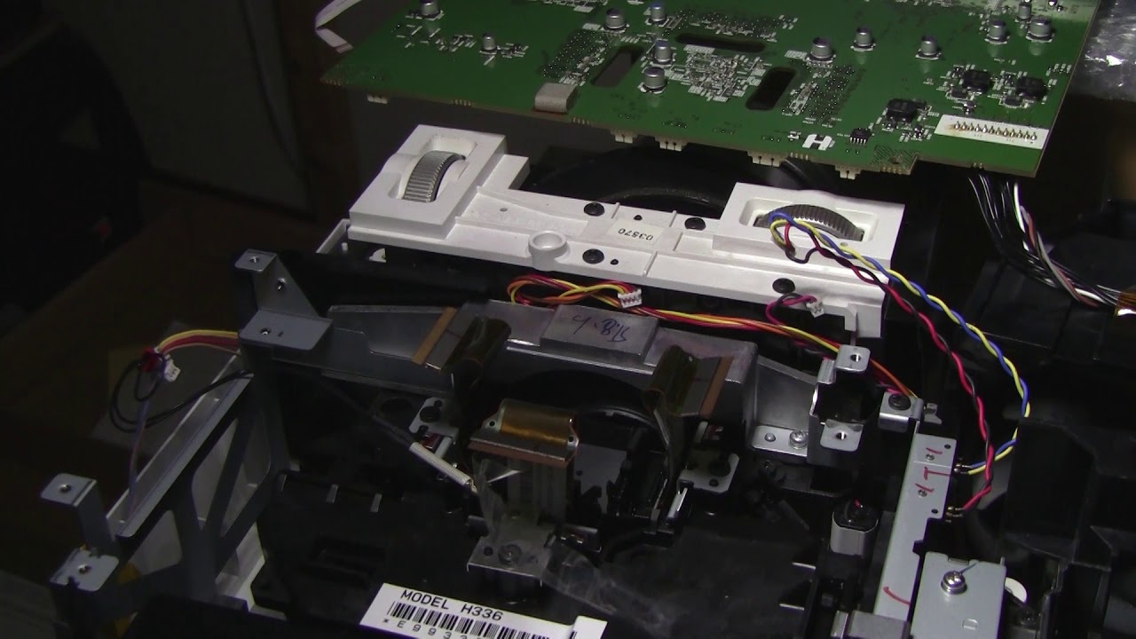 How to fix horizontal red and blue bands on Epson projector