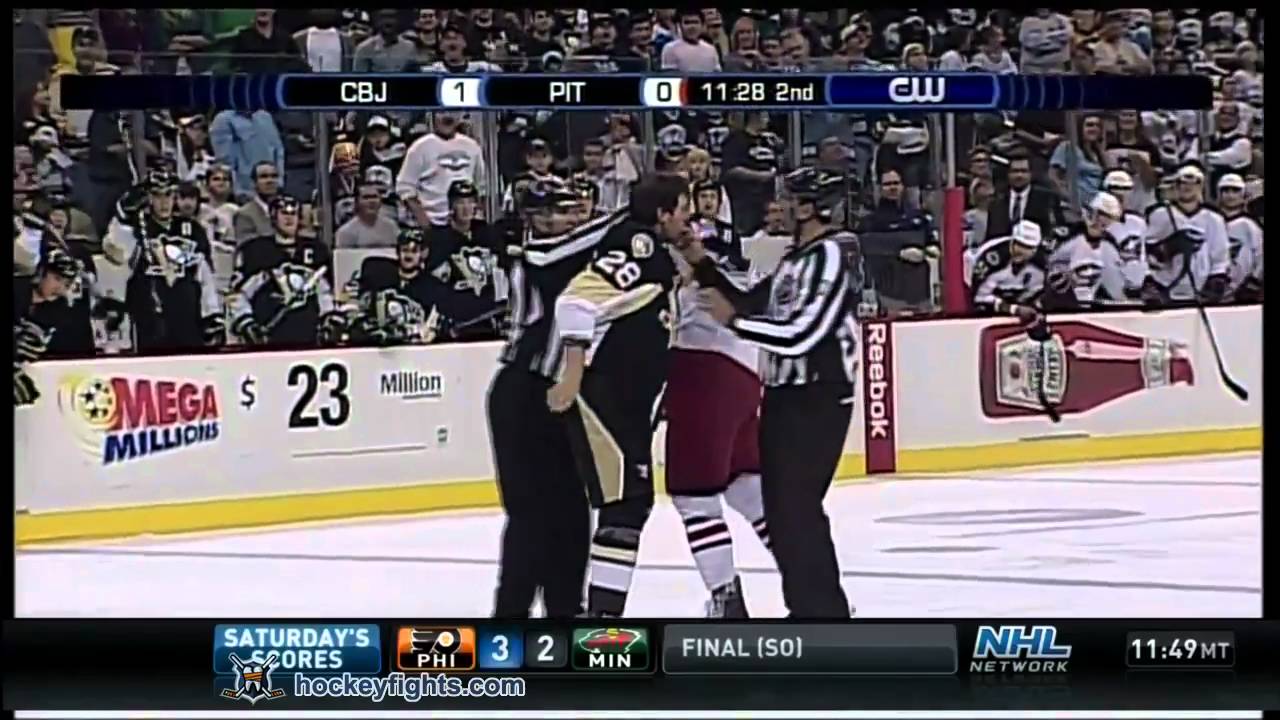 Jared Boll vs Eric Godard Sep 25, 2010