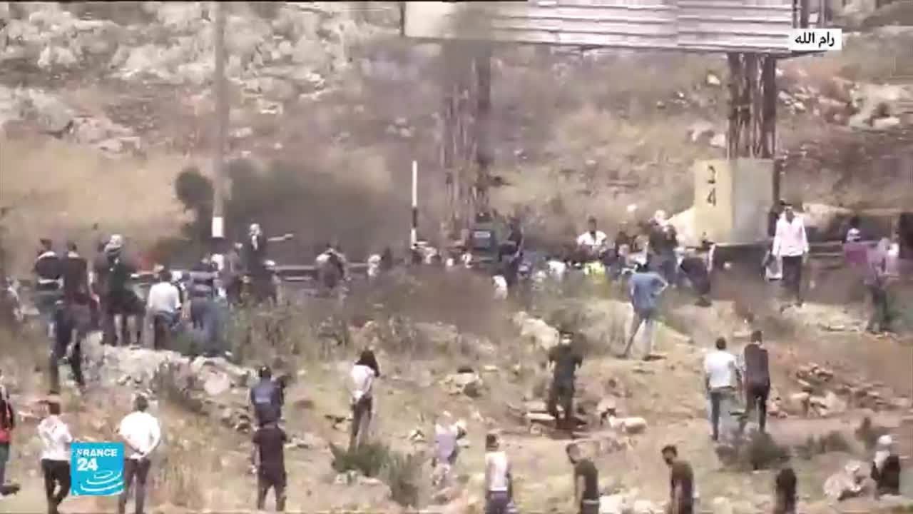 مواجهات بين فلسطينيين وجنود من الجيش الإسرائيلي في منطقة البيرة