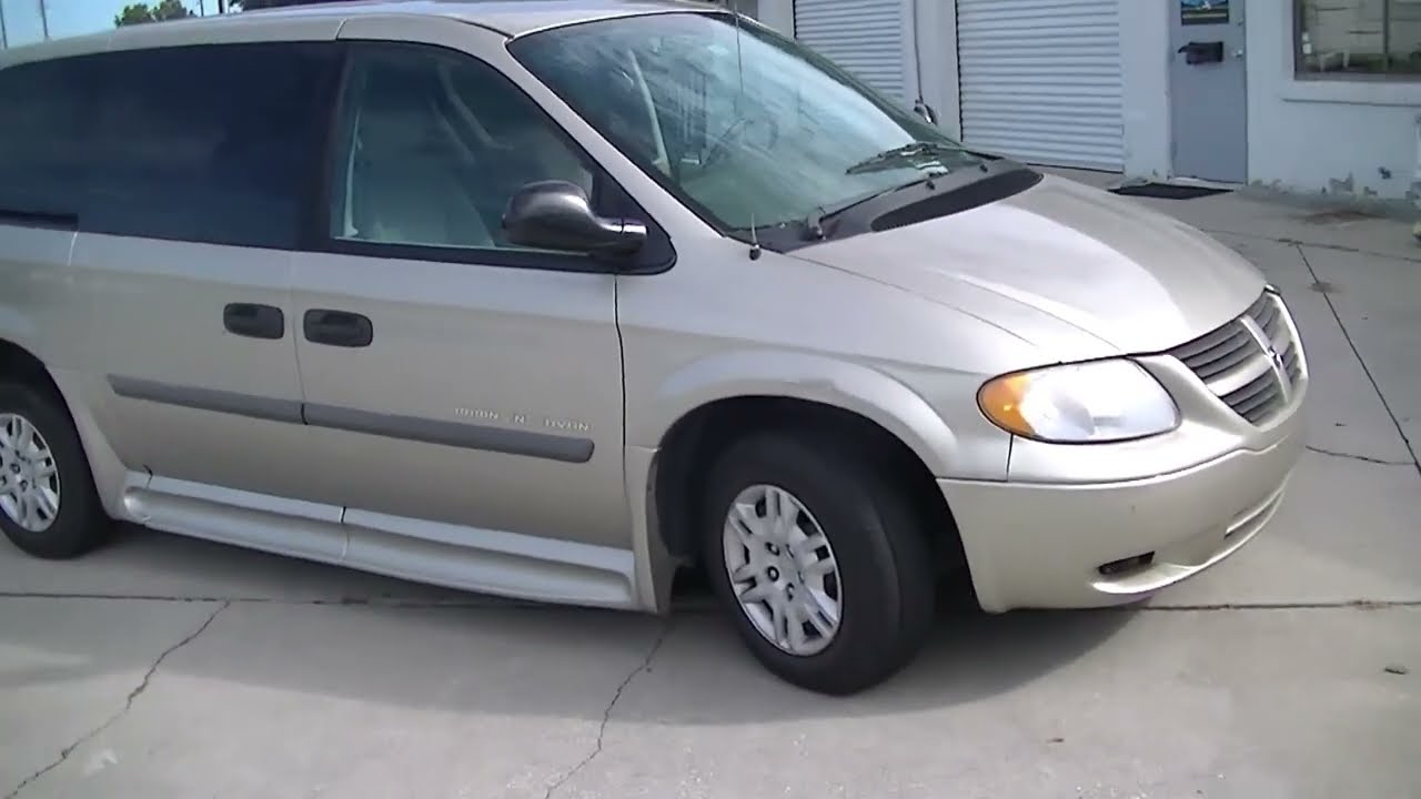 2007 Dodge Grand Caravan RS (Wheelchair van)