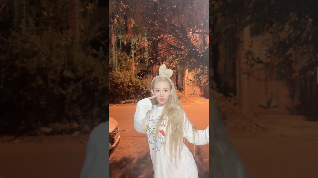 Không làm diễn viên là uổng lắm ạ