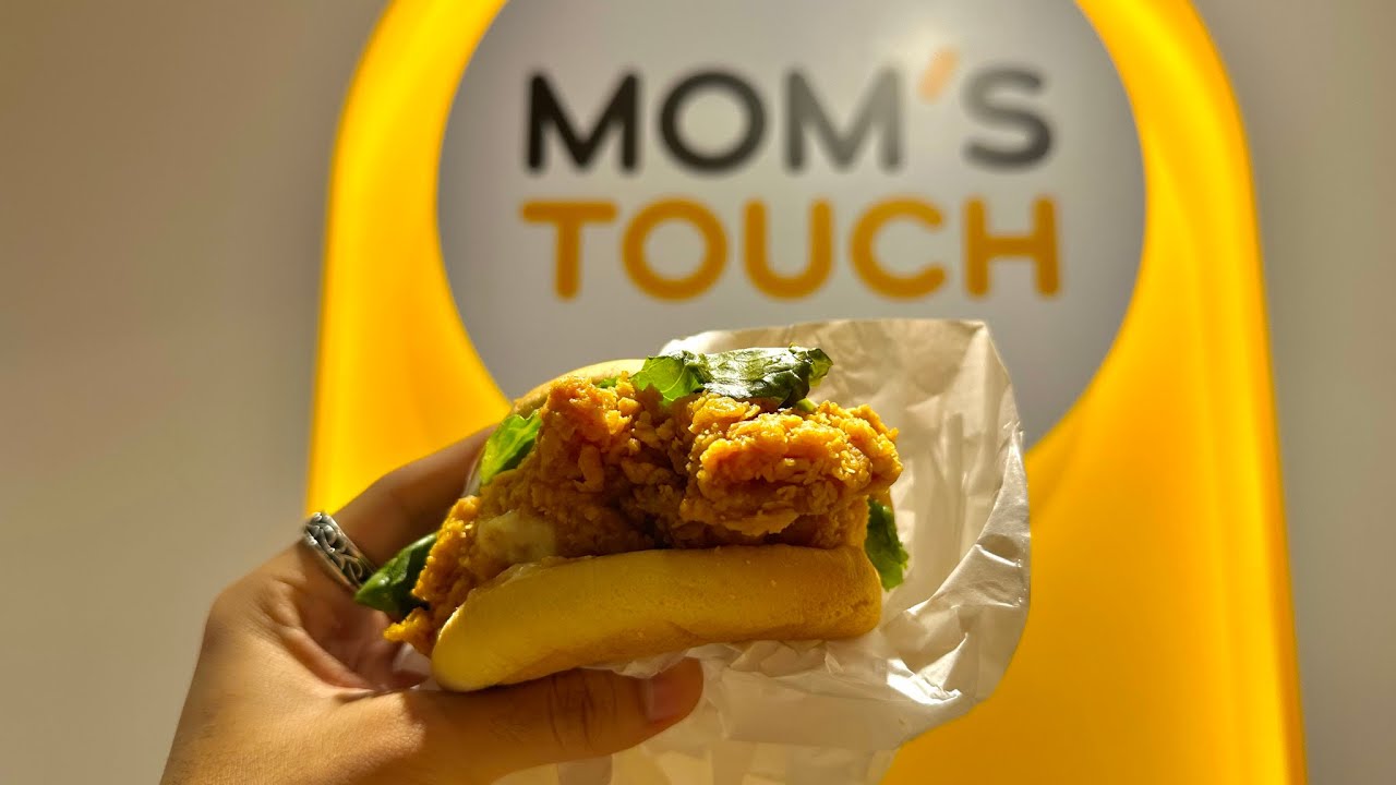 The Best Korean Chicken Burger Pop-Up Store in Tokyo! Mom’s Touch Burgers